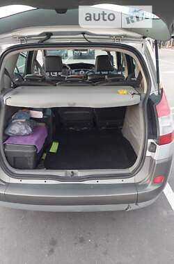 Минивэн Renault Scenic 2005 в 
