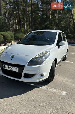Минивэн Renault Scenic 2011 в 