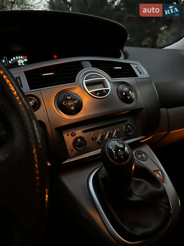 Мінівен Renault Scenic 2005 в Луцьку