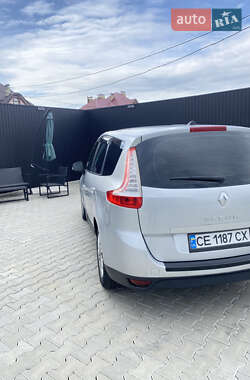 Минивэн Renault Scenic 2010 в 