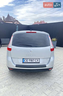 Минивэн Renault Scenic 2010 в 