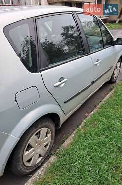 Минивэн Renault Scenic 2004 в 