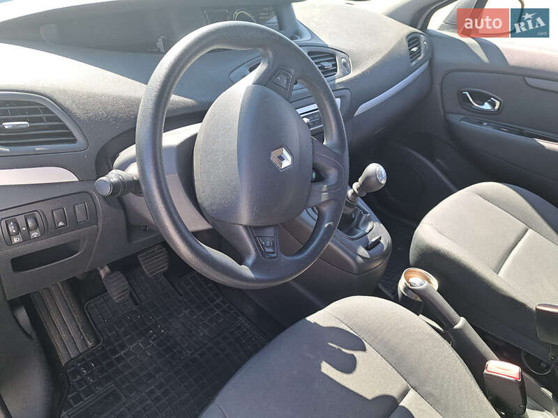 Минивэн Renault Scenic 2013 в Каменском