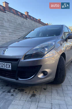 Минивэн Renault Scenic 2010 в Ровно