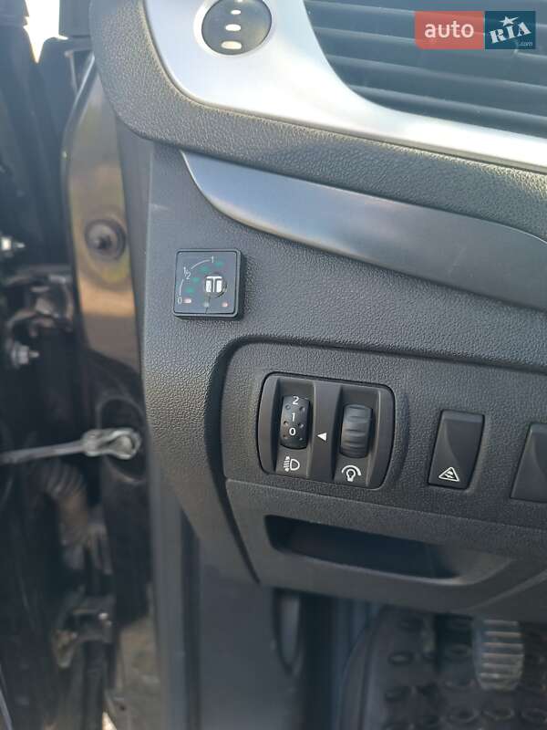 Минивэн Renault Scenic 2009 в 