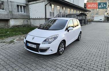 Минивэн Renault Scenic 2012 в Дубно