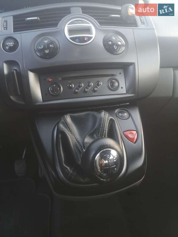 Минивэн Renault Scenic 2005 в Диканьке