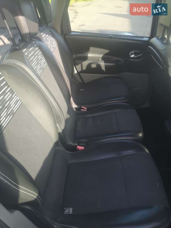 Минивэн Renault Scenic 2005 в Диканьке