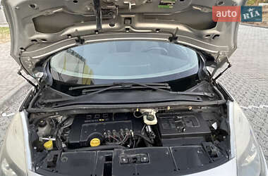 Минивэн Renault Scenic 2011 в 