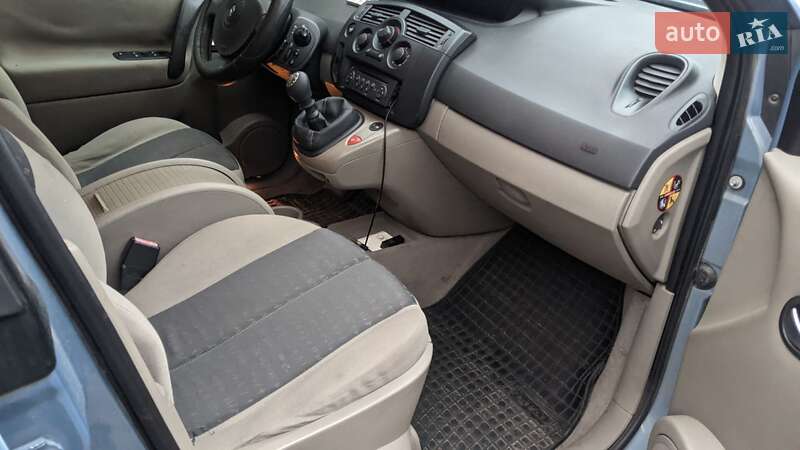Минивэн Renault Scenic 2005 в Ровно