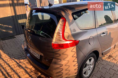 Мінівен Renault Scenic 2011 в Чернівцях