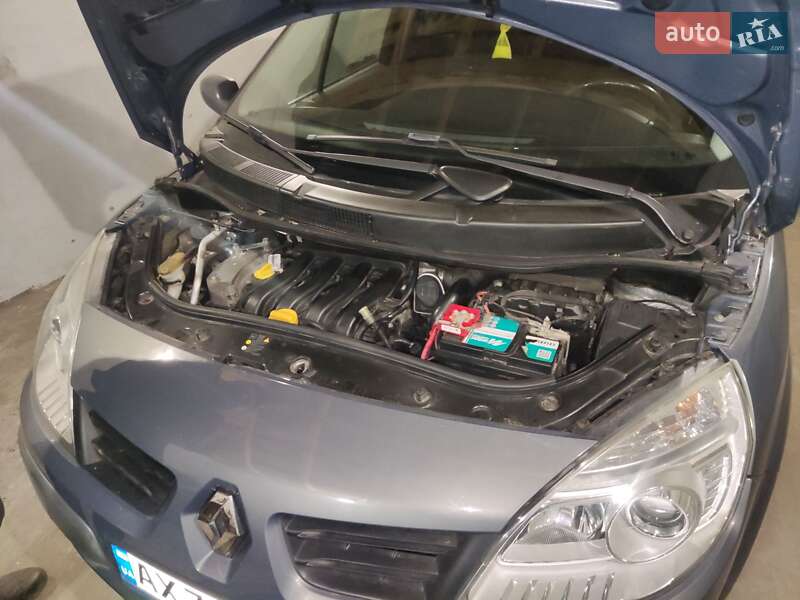 Минивэн Renault Scenic 2006 в Кегичевке