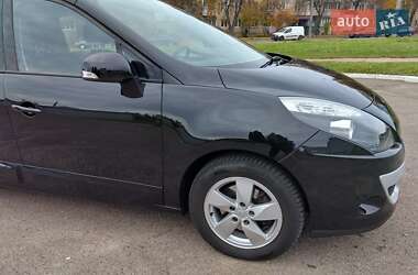 Минивэн Renault Scenic 2011 в 