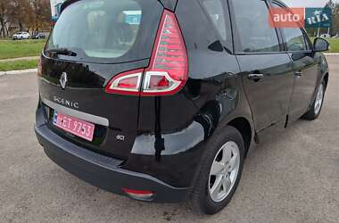 Минивэн Renault Scenic 2011 в 