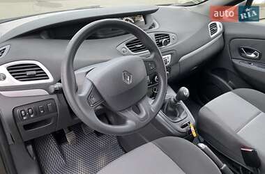 Минивэн Renault Scenic 2014 в 