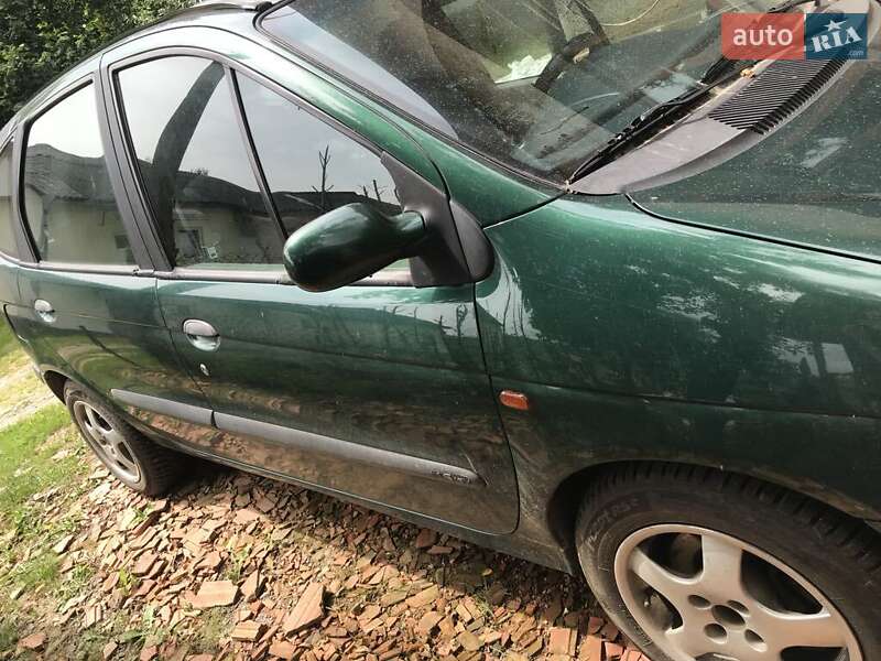 Мінівен Renault Scenic 2001 в Ужгороді