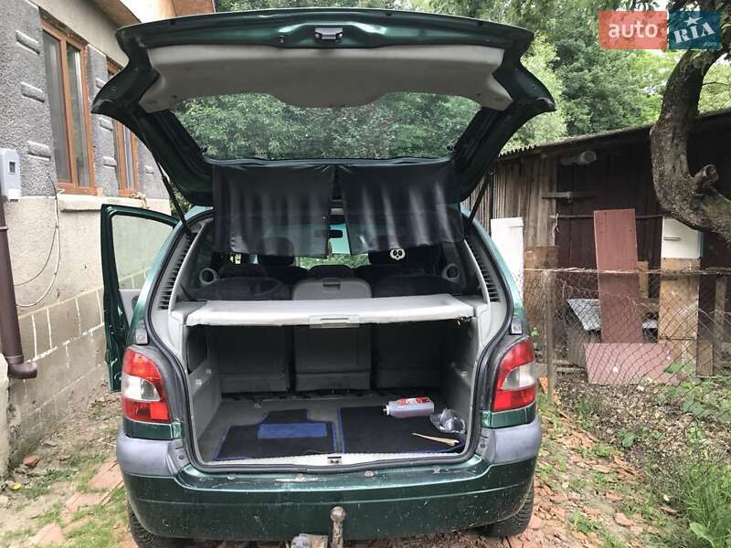 Мінівен Renault Scenic 2001 в Ужгороді