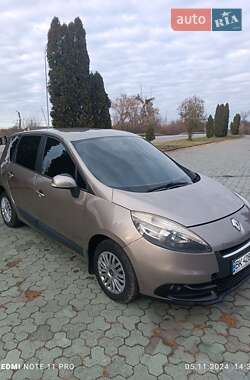 Минивэн Renault Scenic 2012 в Дубно