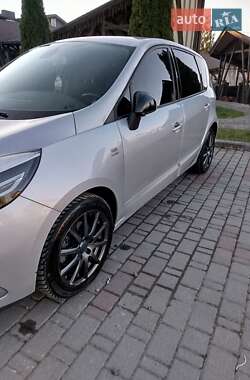 Минивэн Renault Scenic 2013 в Косове