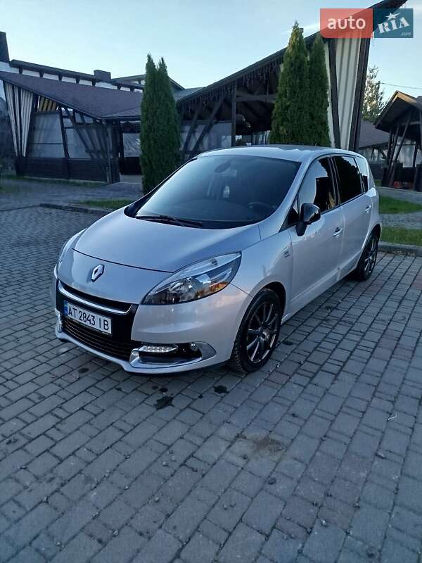 Минивэн Renault Scenic 2013 в Косове