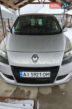 Минивэн Renault Scenic 2011 в 