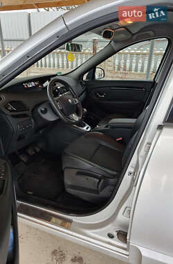 Минивэн Renault Scenic 2011 в 