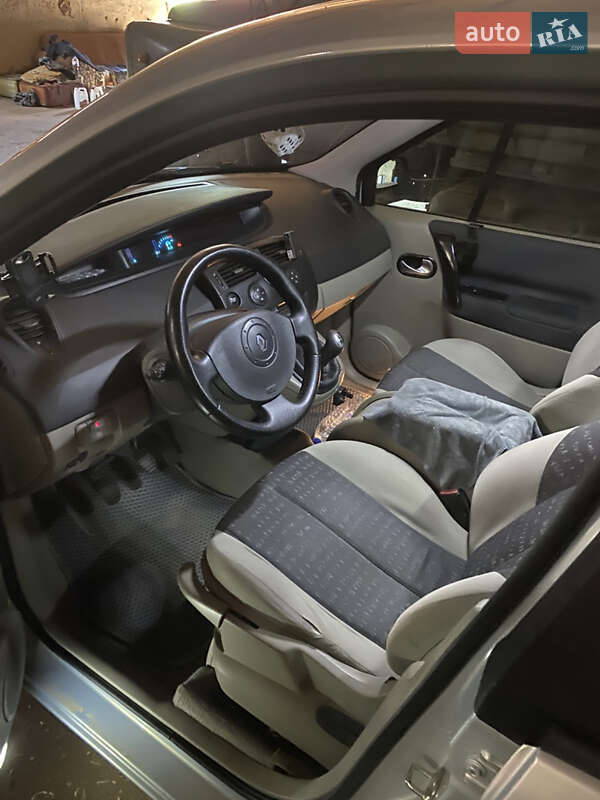 Минивэн Renault Scenic 2004 в Пирятине