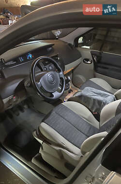 Минивэн Renault Scenic 2004 в 