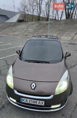 Минивэн Renault Scenic 2012 в 