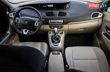 Минивэн Renault Scenic 2011 в 