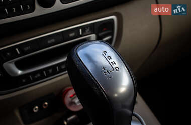 Минивэн Renault Scenic 2011 в 