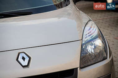 Минивэн Renault Scenic 2011 в 