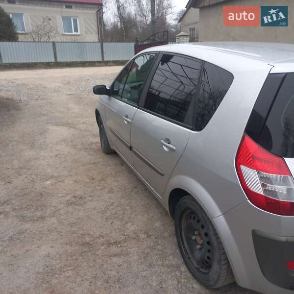 Минивэн Renault Scenic 2005 в Зборове