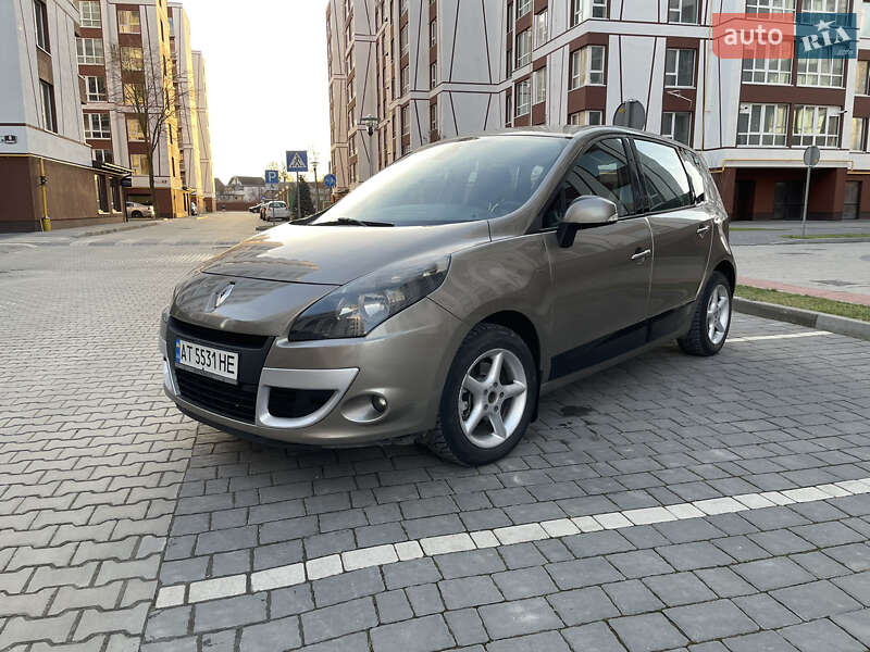 Мінівен Renault Scenic 2009 в Івано-Франківську