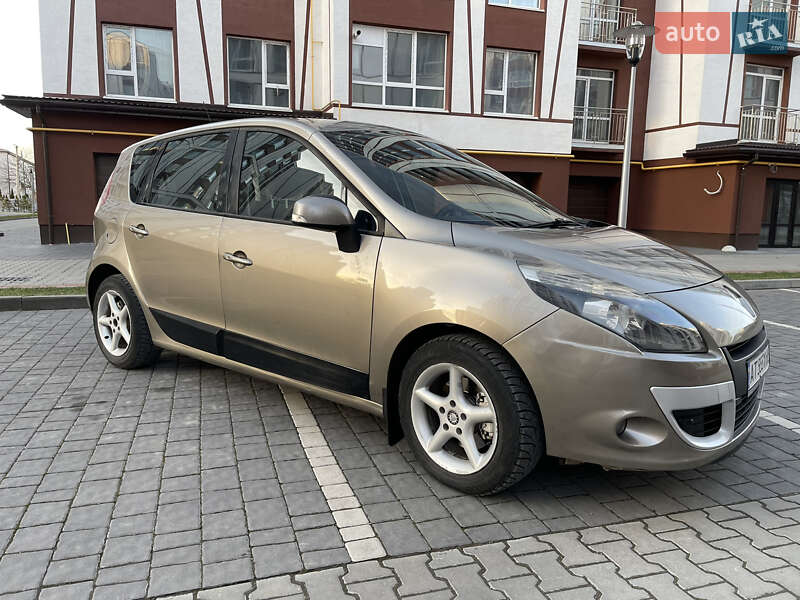 Мінівен Renault Scenic 2009 в Івано-Франківську