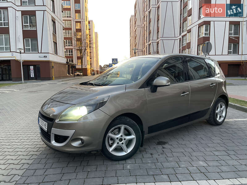 Мінівен Renault Scenic 2009 в Івано-Франківську