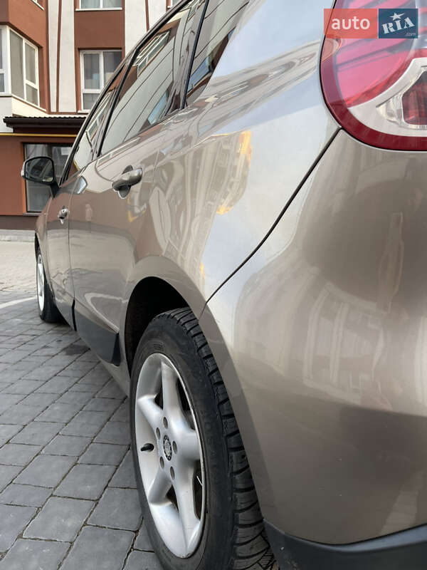 Мінівен Renault Scenic 2009 в Івано-Франківську