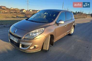 Мінівен Renault Scenic 2011 в Чернівцях