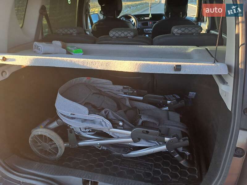 Минивэн Renault Scenic 2011 в Черновцах