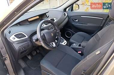 Минивэн Renault Scenic 2009 в 