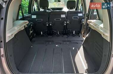 Минивэн Renault Scenic 2009 в 
