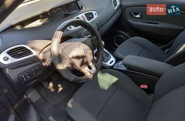 Минивэн Renault Scenic 2009 в 