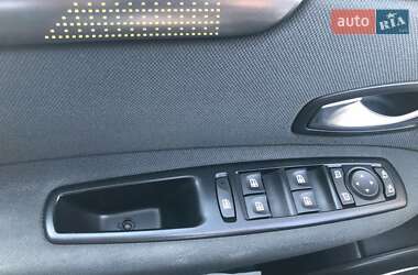 Минивэн Renault Scenic 2009 в 