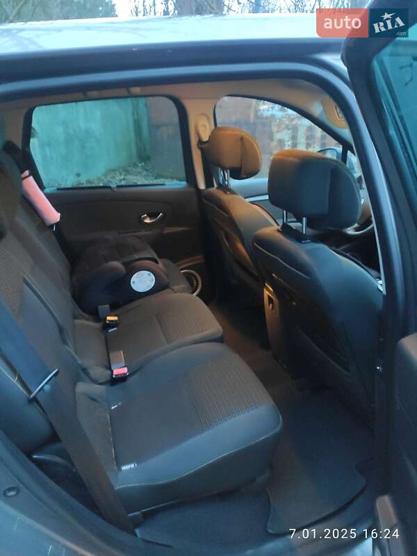 Минивэн Renault Scenic 2009 в Вараше