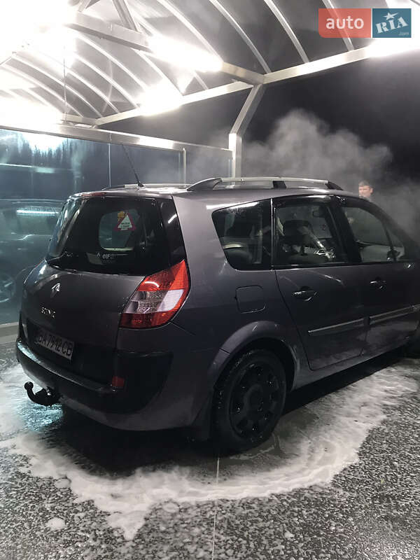 Минивэн Renault Scenic 2004 в 