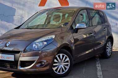 Минивэн Renault Scenic 2010 в 