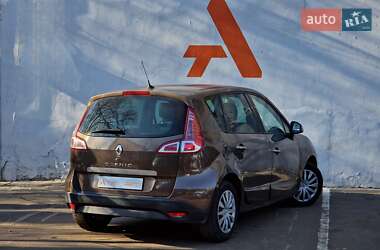 Минивэн Renault Scenic 2010 в 