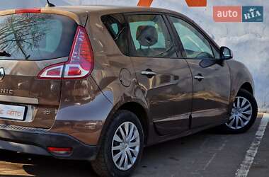 Минивэн Renault Scenic 2010 в 