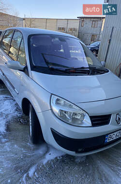 Минивэн Renault Scenic 2004 в 