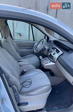 Минивэн Renault Scenic 2004 в 